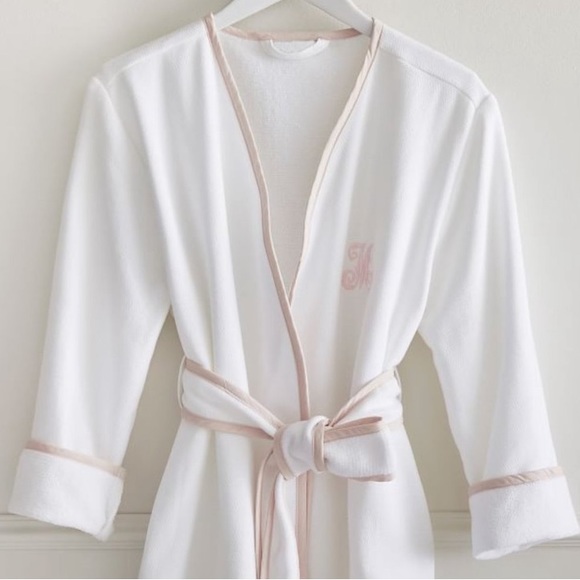 Pottery Barn Other - Pottery barn Eden robe